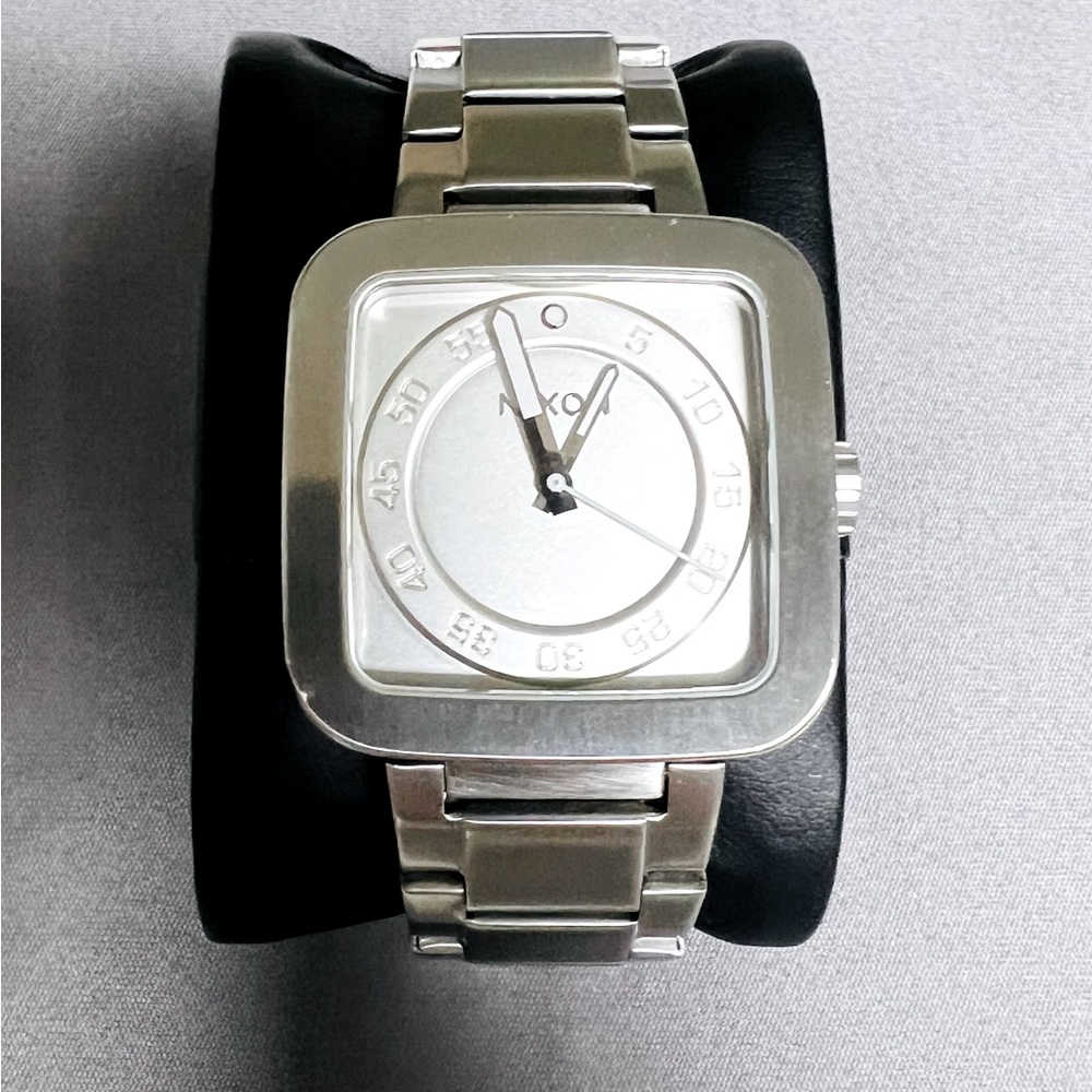 Nixon “The Nucor” or “The Roit” mens watch / pre-owned